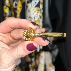 Versace Hairpin 👩🏻‍🦰